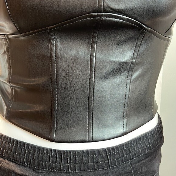 Sleeveless Corset Style Faux Leather Top Black Size M RefM100 - Picture 9 of 10